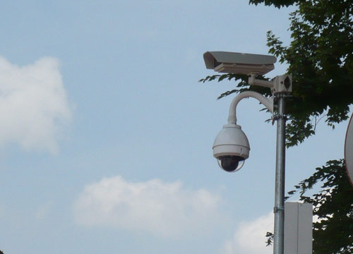 Videocamera installata su via Roma